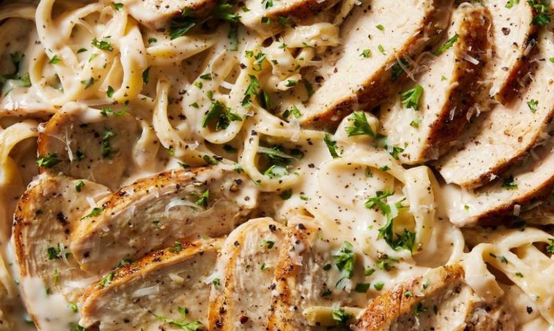 Here's a recipe for a classic Chicken Alfredo Pasta